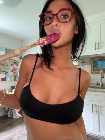 Hangoutwithvanessa image