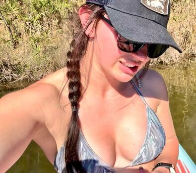 Hannah barron page 3 image