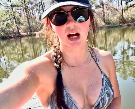 Hannah barron page 3 image