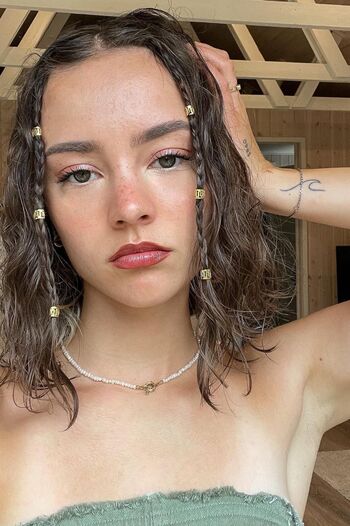 Hannah caroline lindner image