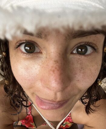 Hannah caroline lindner image