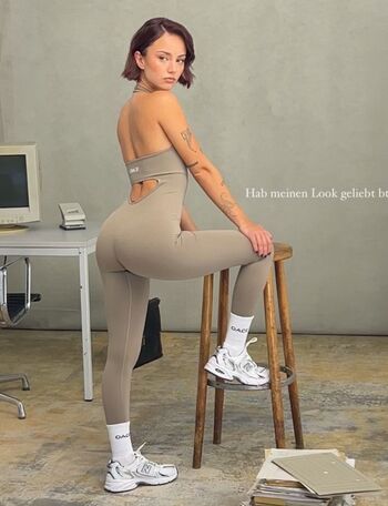 Hannah caroline lindner image