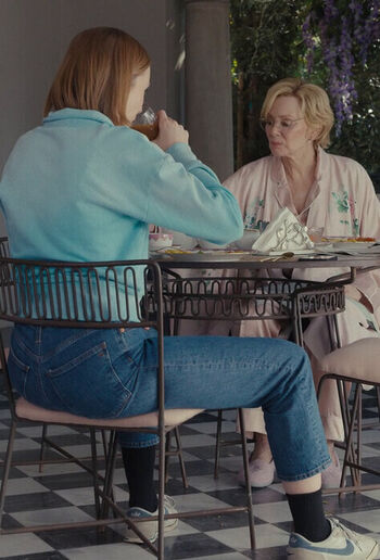 Hannah einbinder image