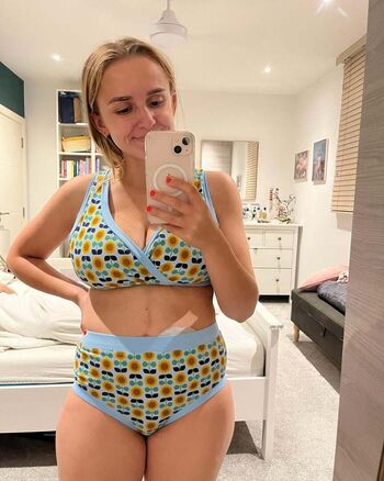 Hannah witton image