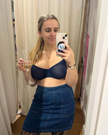 Hannah witton image
