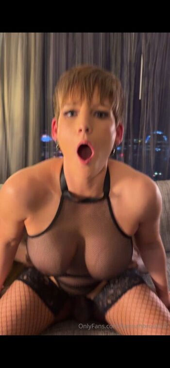 Hannahbrooks25 1 image