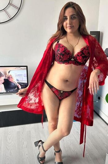 Hareem shah image