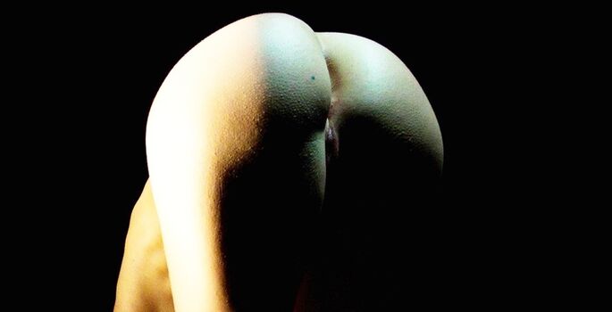 Haritini Taktikou - pole dancer