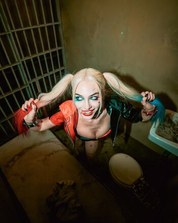 Harley quinn cosplay image