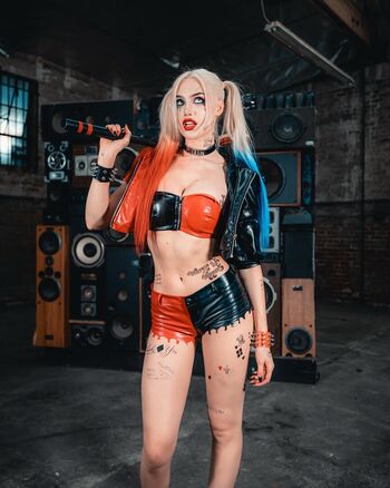 Harley quinn cosplay image
