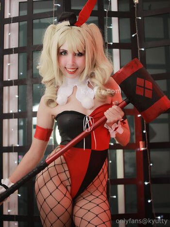 Harley quinn cosplay image