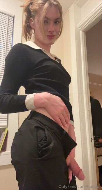 Harleylynnbaker image