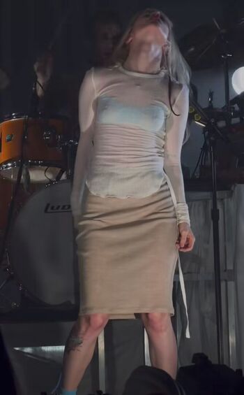 Hayley williams page 3 image