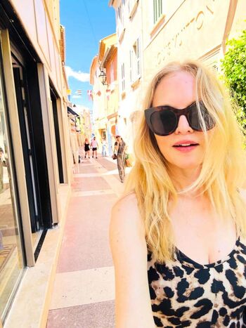 Heather graham image