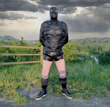 Heavy bondage image
