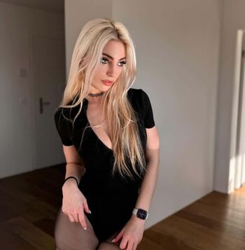 helenaking