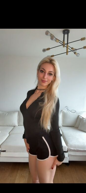 Helenakingsoul image