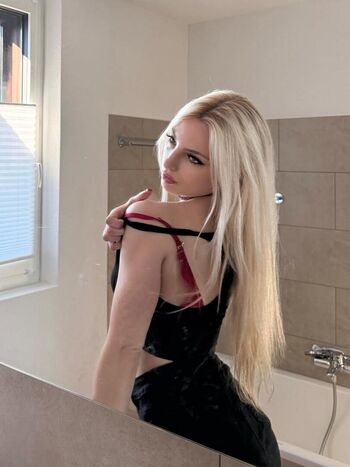 Helenakingsoul image