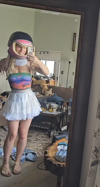 Hellomonsterzero image