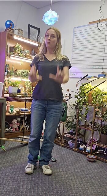 Hellomonsterzero image