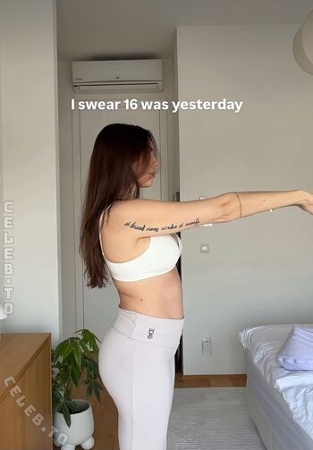 Herstoryfeed image
