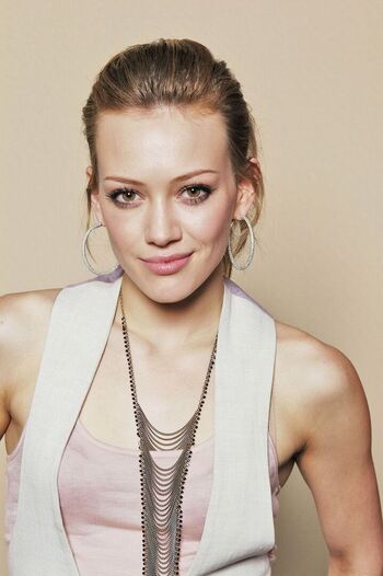 Hilary duff image