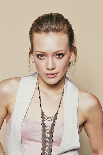 Hilary duff image