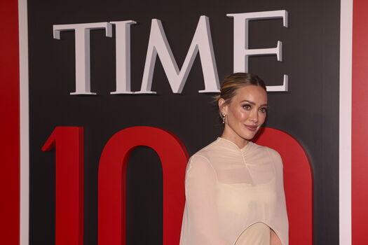 Hilary duff image