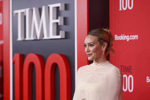 Hilary duff image