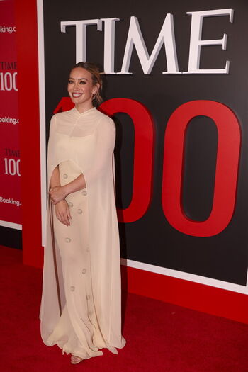 Hilary duff image
