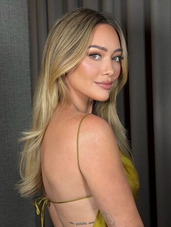 Hilary duff image