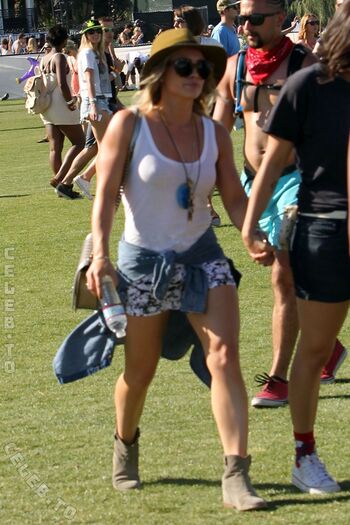 Hillary duff page 3 image