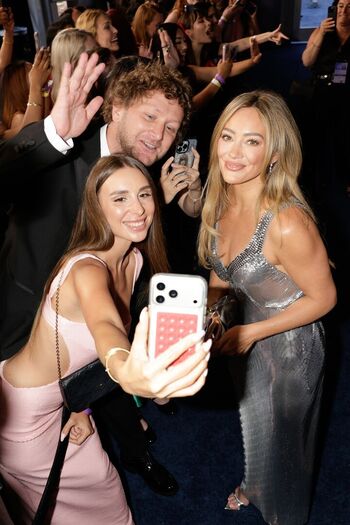 Hillary duff image