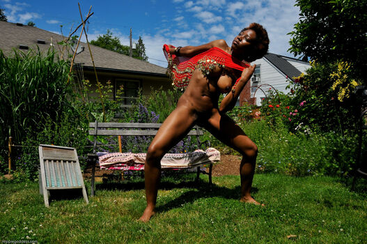Hippiegoddess image