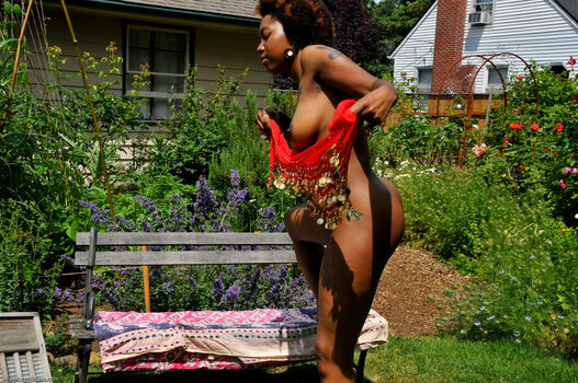 Hippiegoddess image