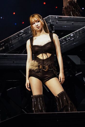 Hirai momo page 4 image