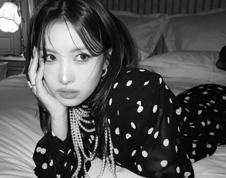 Hirai momo page 4 image