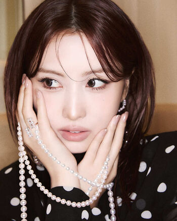 Hirai momo page 3 image