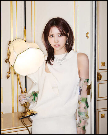 Hirai momo page 3 image