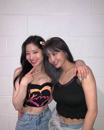 Hirai momo page 3 image