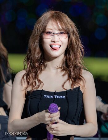 Hirai Momo