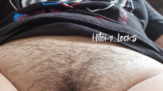 Hitomi locks image