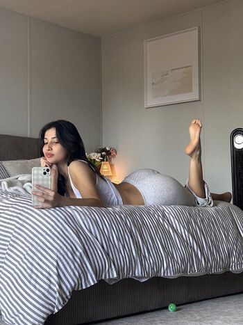 Holistichotteee image