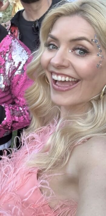Holly willoughby image