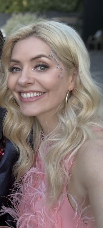 Holly willoughby image