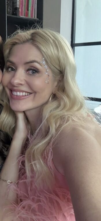 Holly willoughby image
