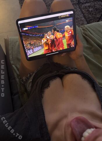 Hollyloly page 2 image