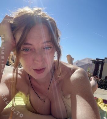 Honeybearwaifu image