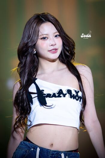 Hong Eunchae 홍은채