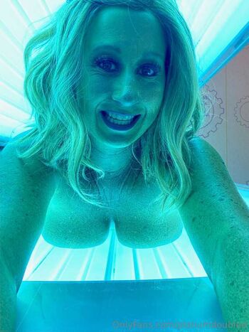 Hotmom image